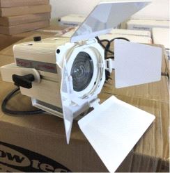 BRU: Fresnell, Spotlight miniFresnel, 300w/230v halogen - hvit